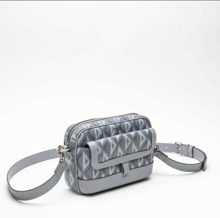 Dior Hit the road Grey Leather Never worn, with tag - Inside View