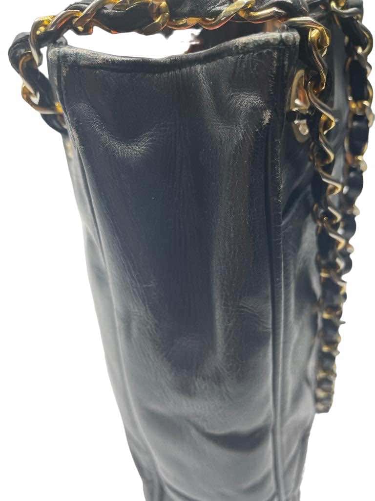 Chanel Product Black Leather Good condition - Model View