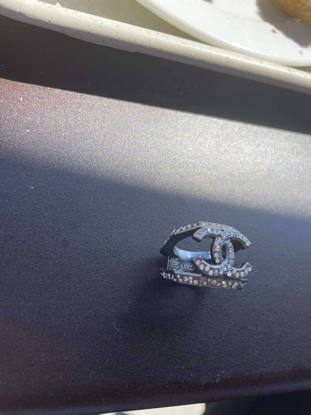 Chanel Product Grey Metal Very good condition - Model View