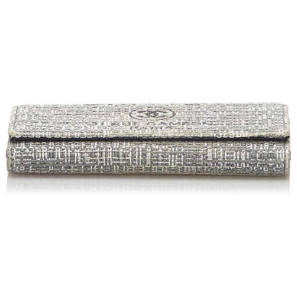 Chanel Tweed-effect velvet wallet Grey Velvet Never worn - Model View