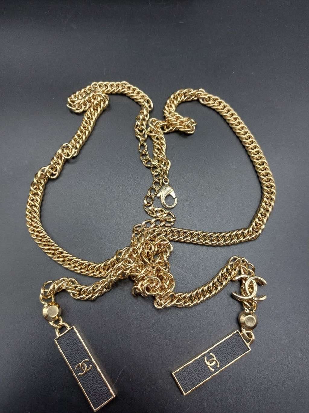Chanel Knotted chain necklace Gold Metal Very good condition - Inside View