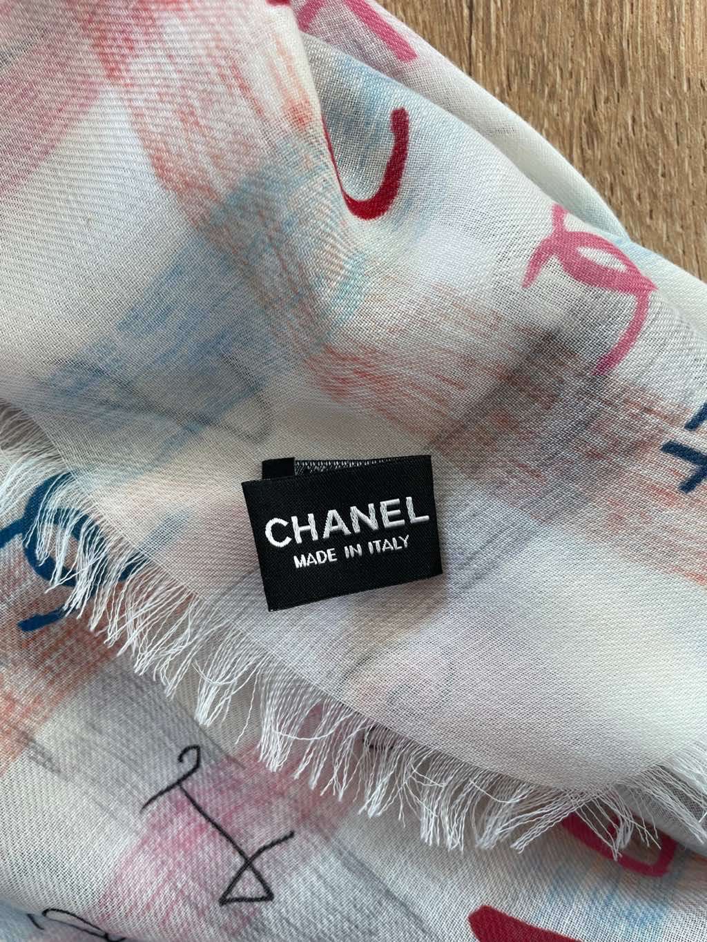 Chanel Cashmere and silk scarf Silver Cashmere Never worn - Box View