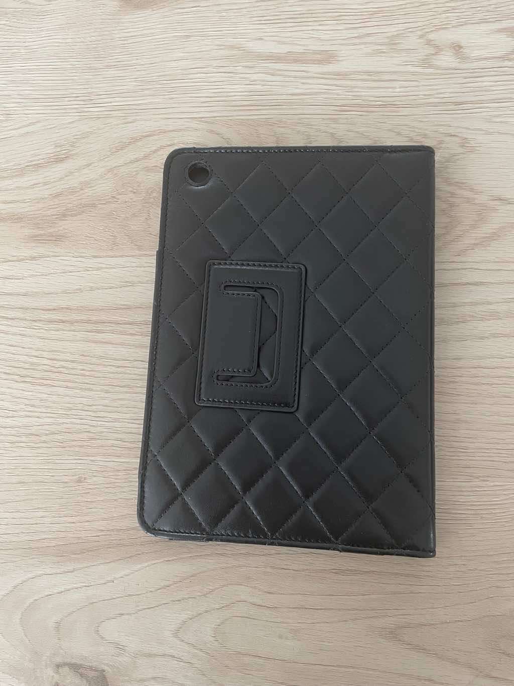 Chanel Timeless iPad mini protector Black Leather Never worn - Inside View
