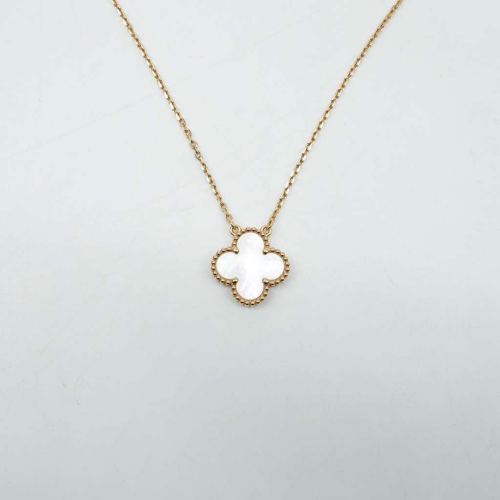 Van Cleef & Arpels Vintage Alhambra Pendant Yellow Good condition - Inside View