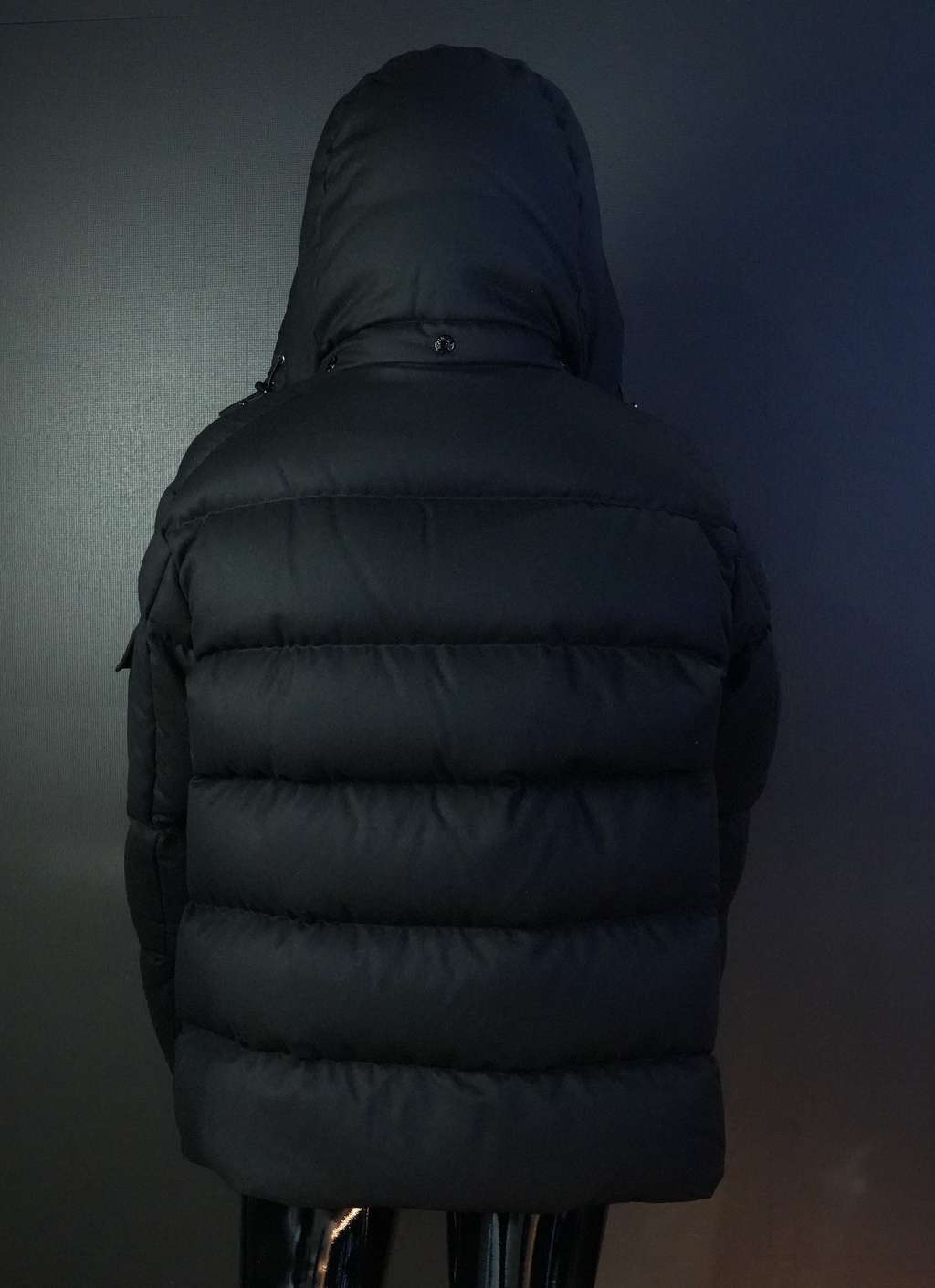 Moncler Vezere Puffer Jacket Black Size 4 Black Wool Good condition - Model View