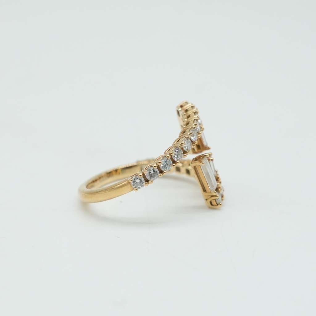 Fendi Gold Ring with Diamonds 3.22g 53(EU) Gold Good - Box View