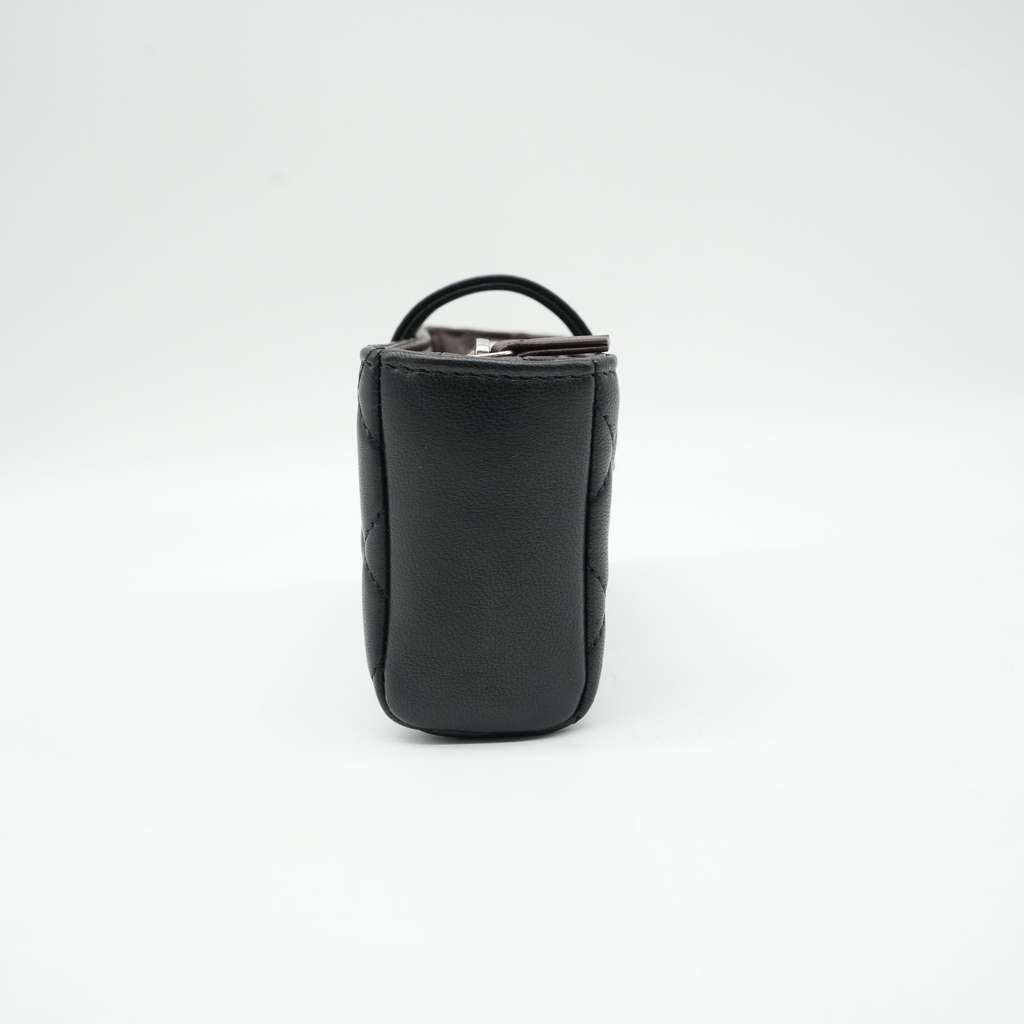 Chanel Black Quilted Leather Reissue CC Phone Pouch Black Leather Good condition - Back View