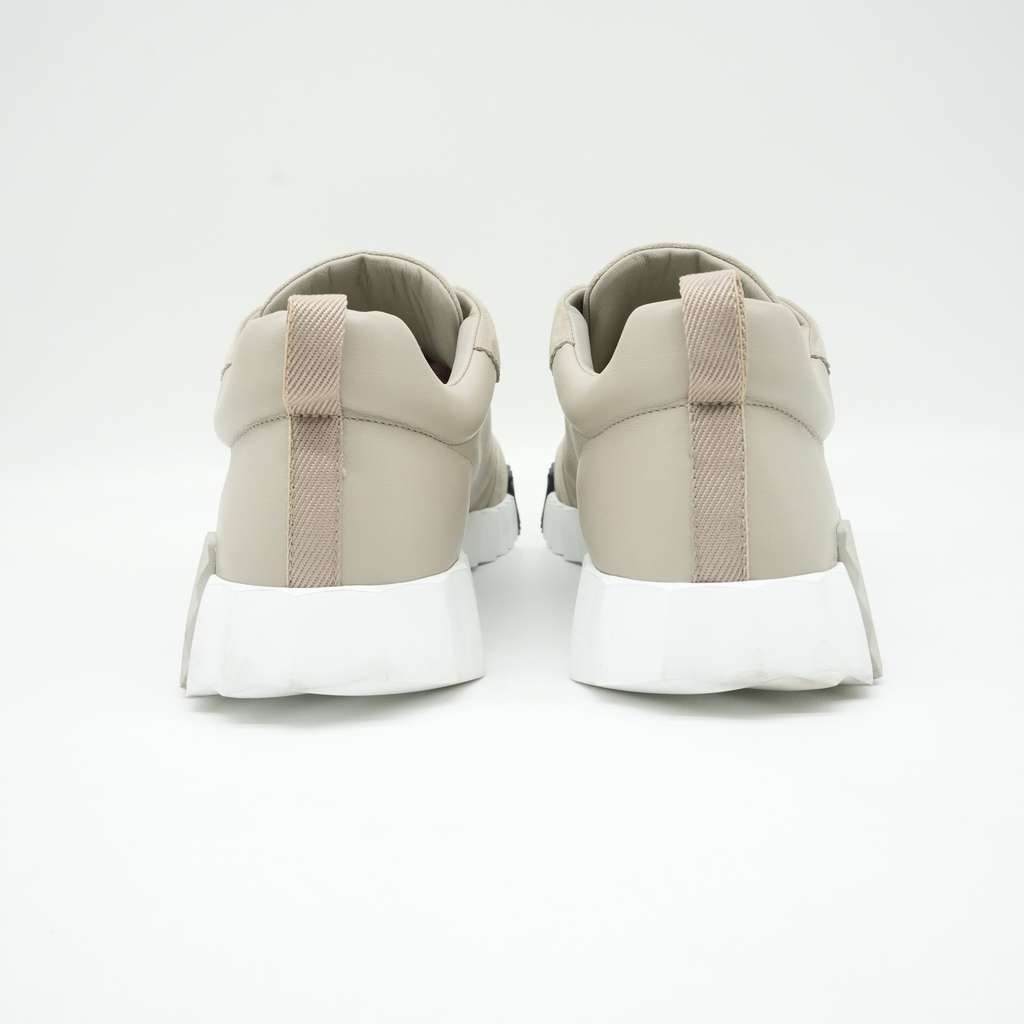 Hermès Boucing Snaecker Beige Color DB  Size 44 Beige Leather Fair condition - Box View