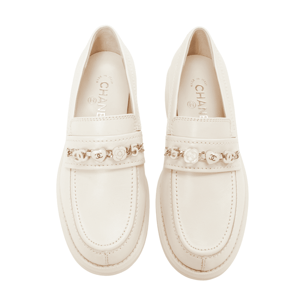 Chanel Heart Charm Loafers Beige Leather Never worn, with tag - Front View