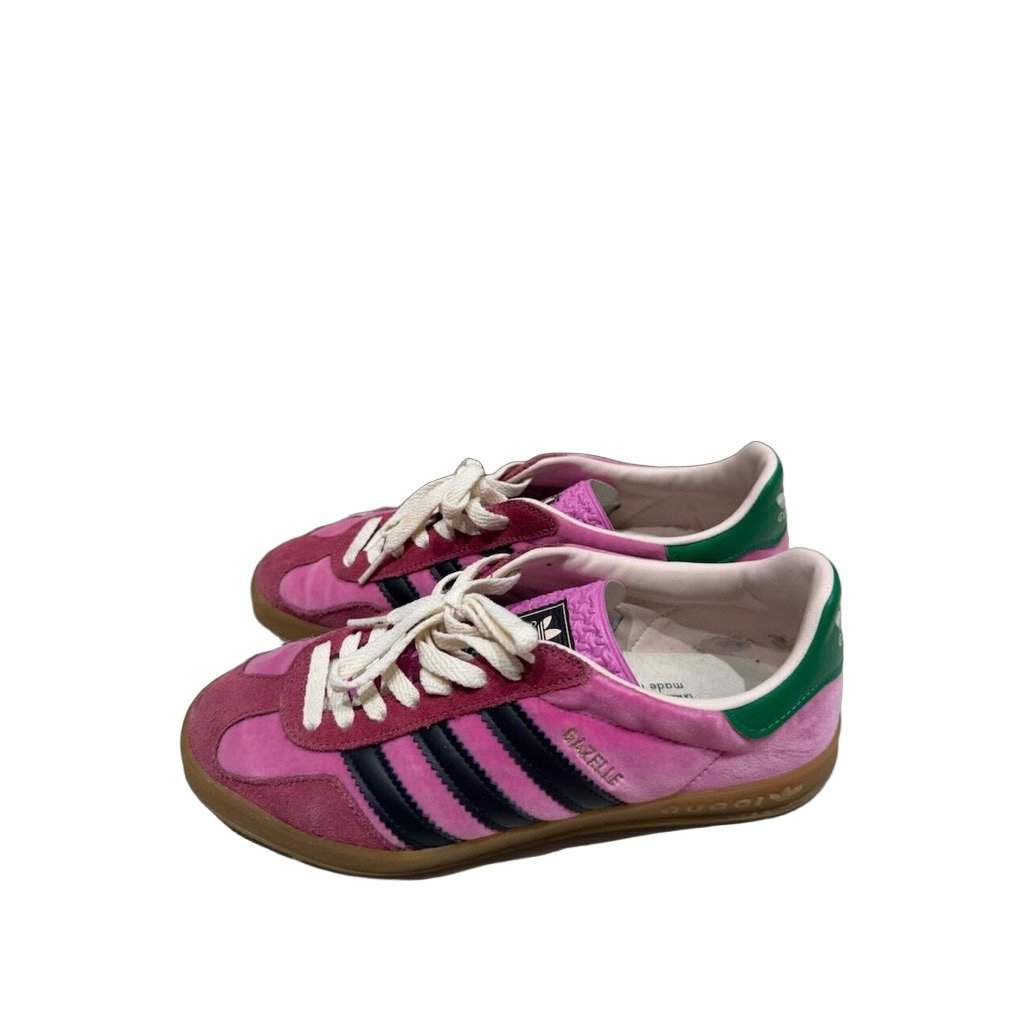 Gucci Gucci gazelle Pink Sneakers Pink Velvet Very good - Front View