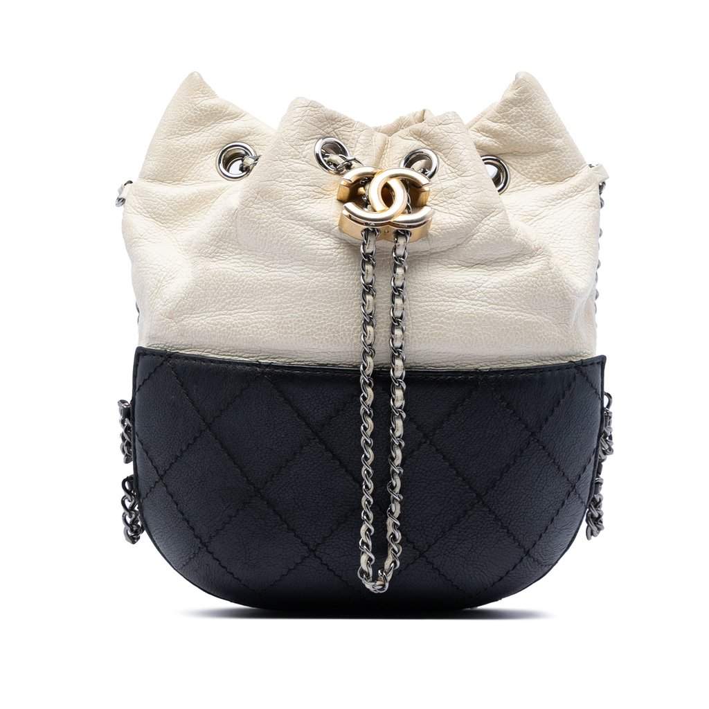 Chanel Small Bicolor Quilted Calfskin Gabrielle Bucket Bag White Leather Very good condition - Front View