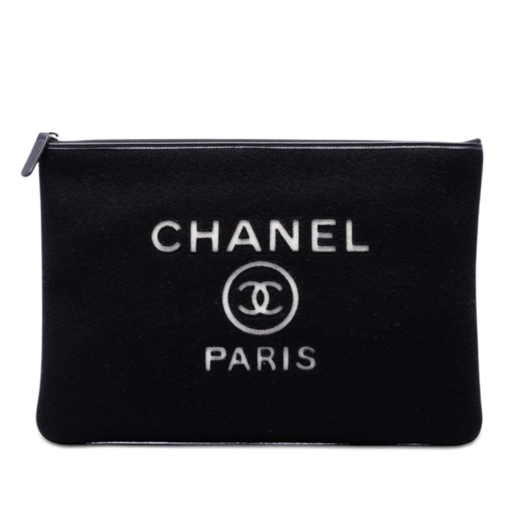 Chanel Large Wool Felt Deauville O Case Clutch Black Very good condition - Front View