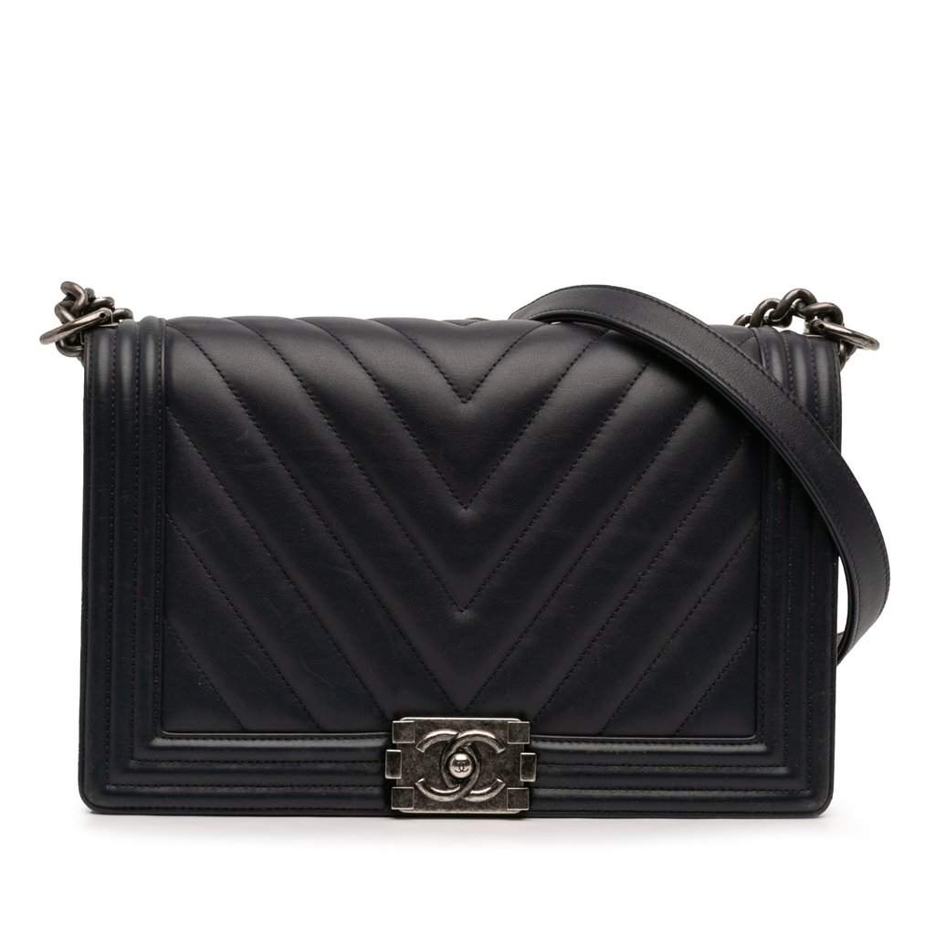 Chanel Medium Chevron Lambskin Boy Flap Black Leather Very good condition - Front View