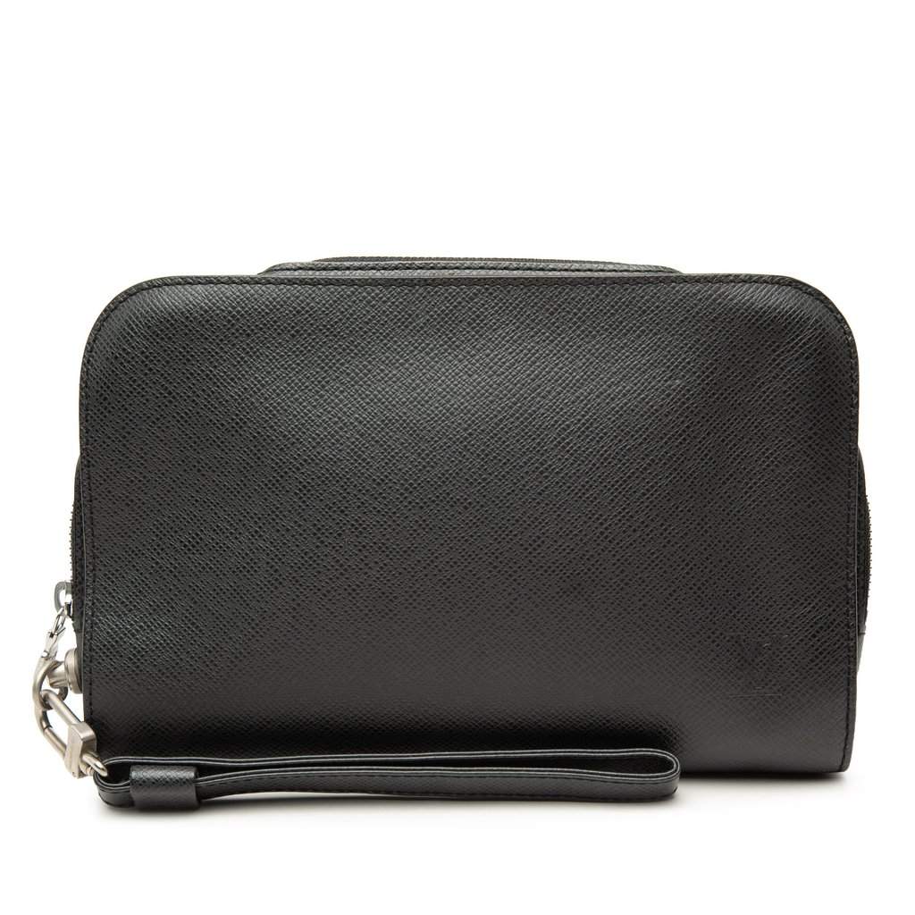 Louis Vuitton Taiga Pochette Baikal Black Leather Very good condition - Front View
