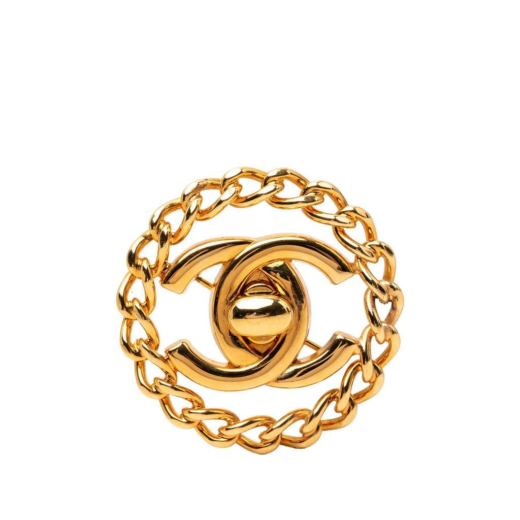 Chanel CC Gold Plated Turn Lock Chain Round Brooch Gold Metal Very good condition - Front View