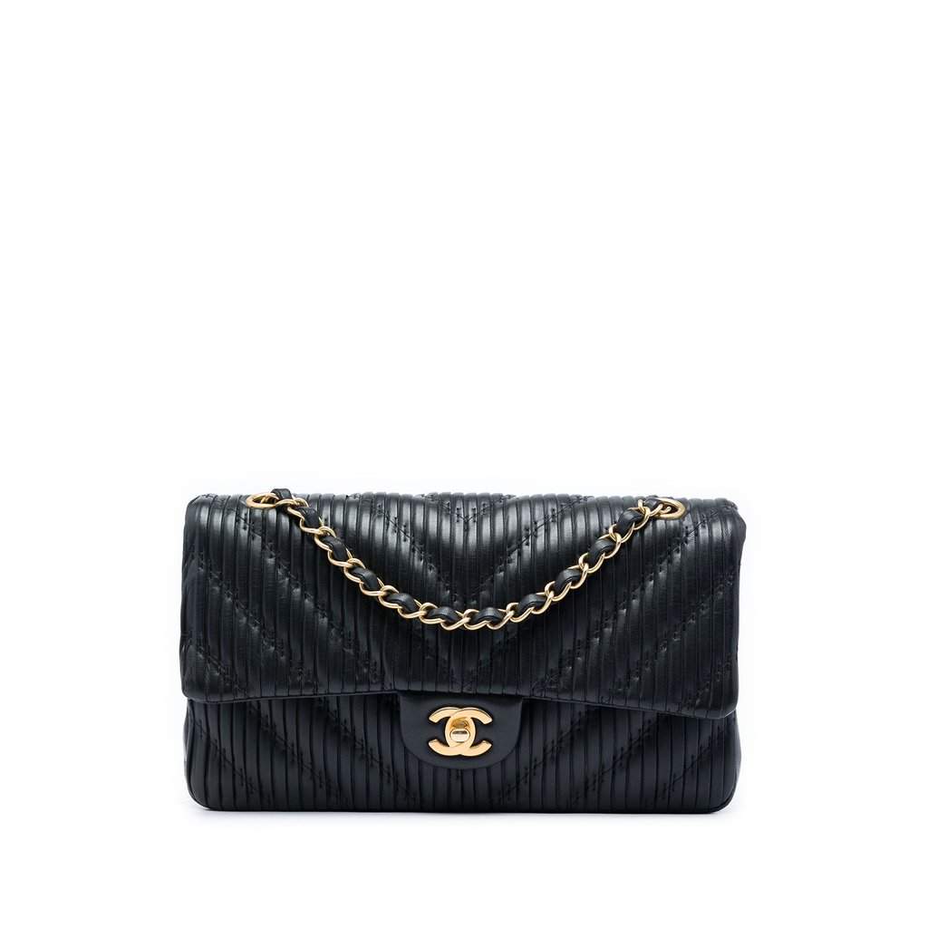 Chanel Medium Classic Chevron Calfskin Pleated Double Flap Black Leather Very good condition - Front View