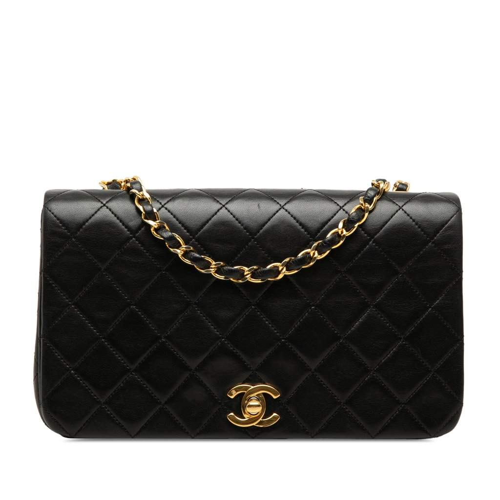 Chanel Medium Quilted Lambskin Full Flap Black Leather Very good condition - Front View