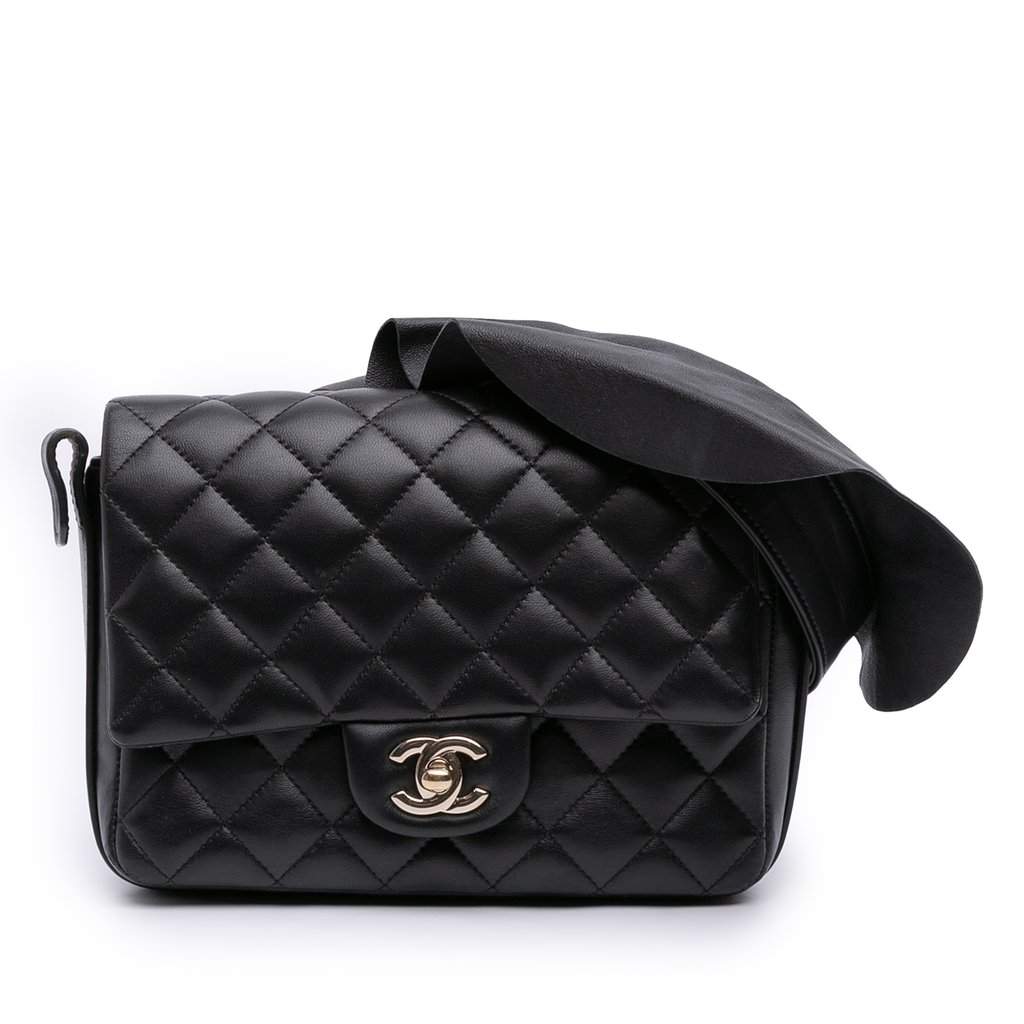 Chanel Quilted Calfskin Bolero de Chanel Flap Black Leather Good condition - Front View