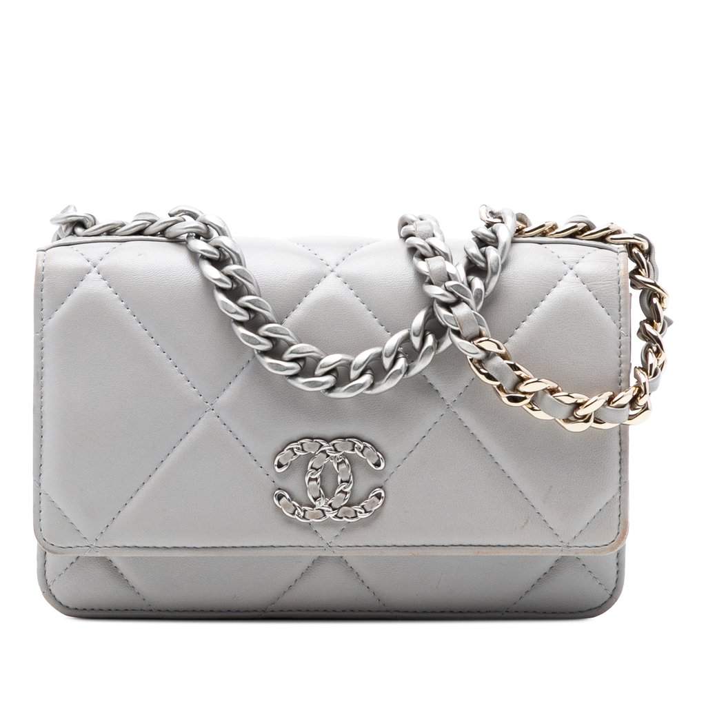Chanel Quilted Lambskin 19 Wallet on Chain Other Leather Very good condition - Front View