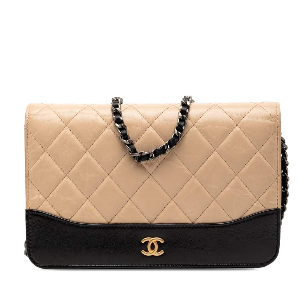 Chanel Bicolor Quilted Aged Calfskin Gabrielle Wallet On Chain Beige Leather Very good condition - Front View