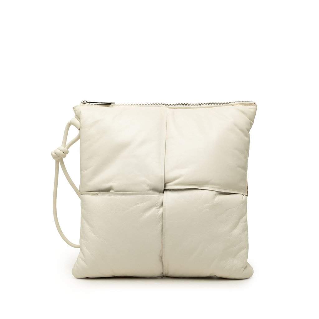 Bottega Veneta Nappa Maxi Intrecciato Padded Square Wristlet Pouch White Leather Very good - Front View