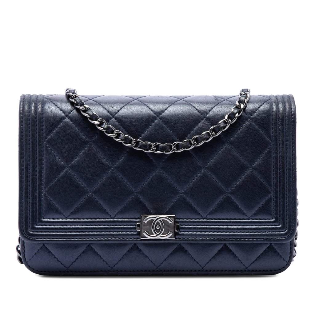 Chanel Quilted Lambskin Boy Wallet On Chain Blue Leather Very good condition - Front View