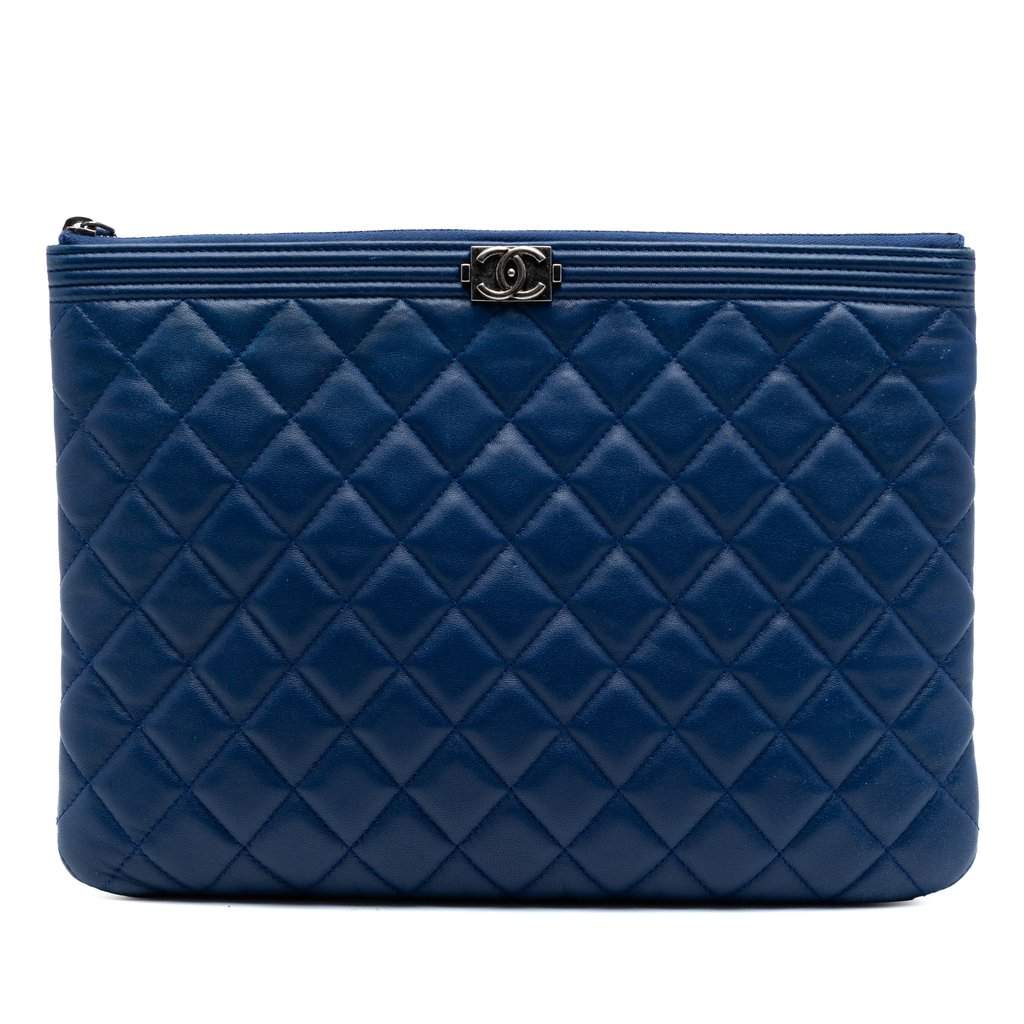 Chanel Medium Quilted Lambskin Boy O Case Clutch Blue Leather Very good condition - Front View