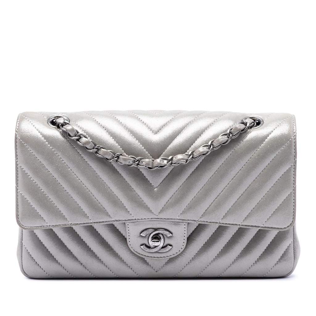 Chanel Medium Classic Chevron Iridescent Lambskin Double Flap Silver Leather Very good - Front View