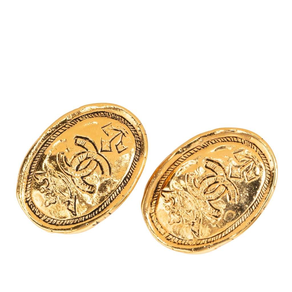 Chanel CC Gold Plated Crown Oval Clip On Earrings Gold Metal Very good condition - Front View