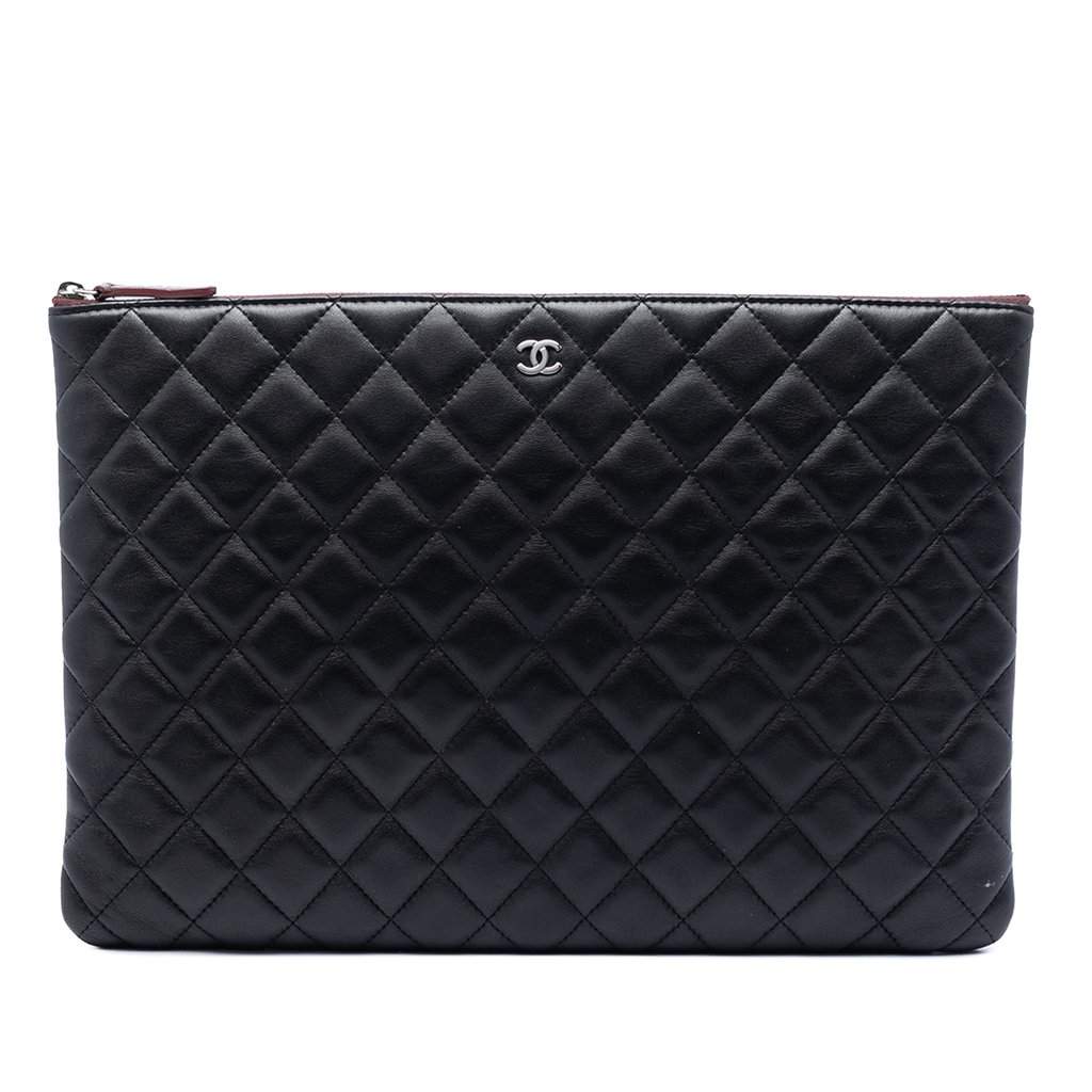 Chanel Large Quilted Lambskin O Case Clutch Black Leather Never worn, with tag - Front View