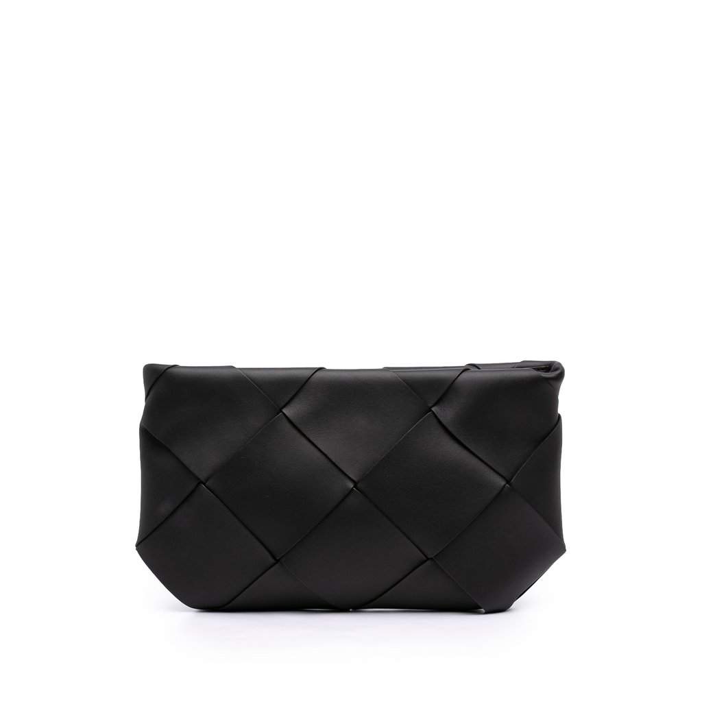 Bottega Veneta Maxi Intrecciato Leather Clutch Black Leather Very good condition - Front View