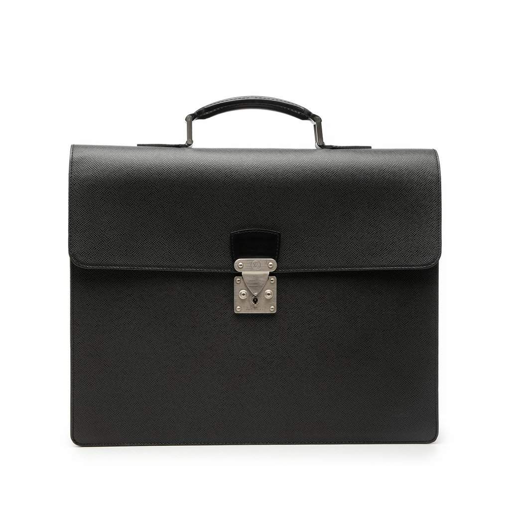 Louis Vuitton Taiga Robusto 2 Black Leather Good condition - Front View