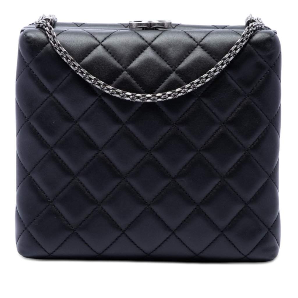 Chanel CC Quilted Lambskin Kiss Lock Minaudiere Chain Crossbody Black Leather Very good condition - Front View