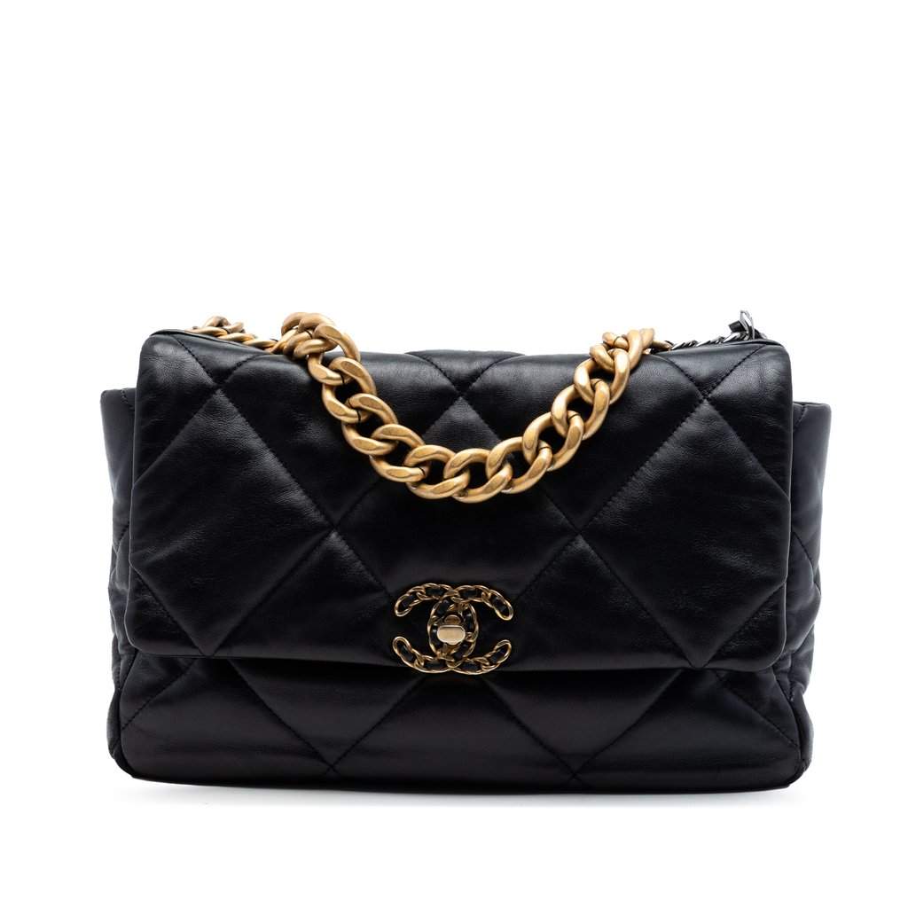 Chanel Large Lambskin 19 Flap Black Leather Very good condition - Front View