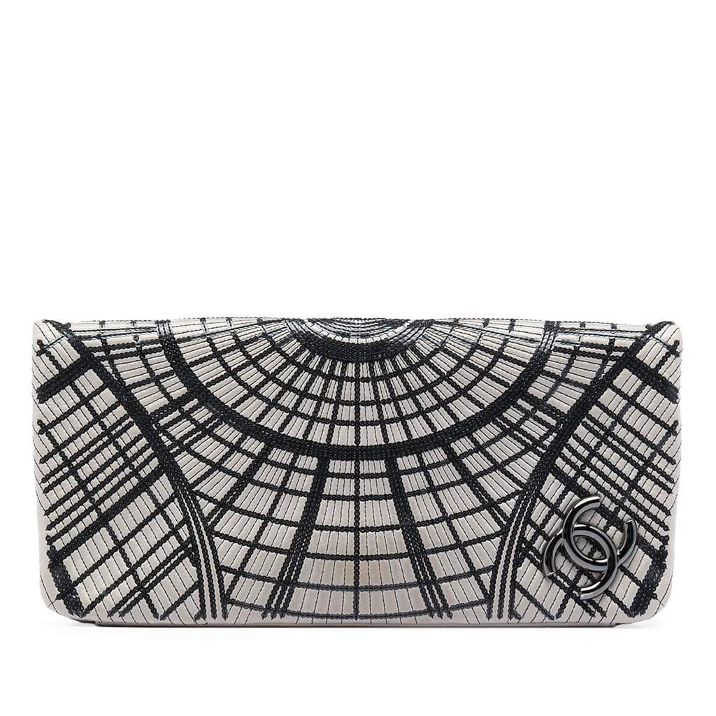 Chanel Sequin Embellished Lambskin Grand Palais Clutch MultiColor Leather Very good condition - Front View