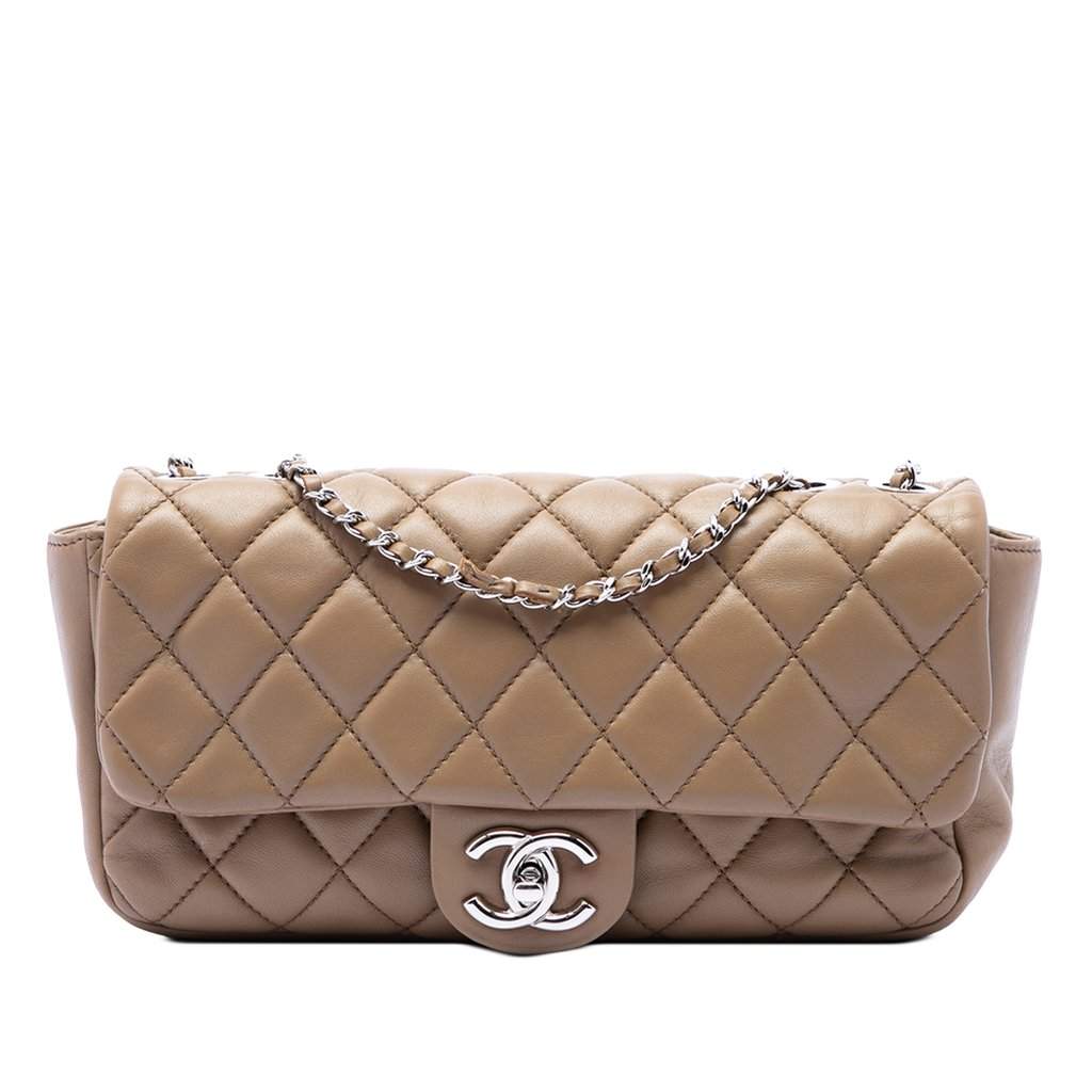 Chanel Medium Quilted Lambskin Coco Rain Flap Brown Leather Very good condition - Front View