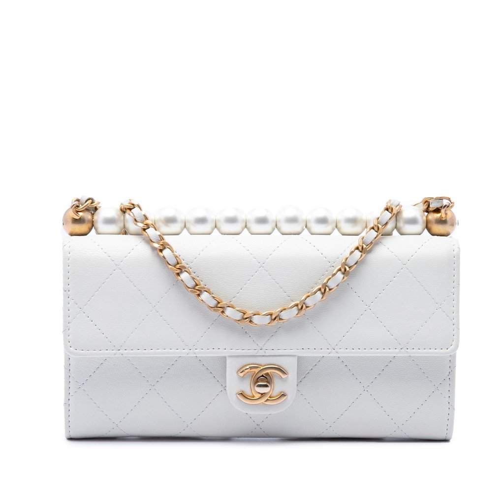 Chanel CC Quilted Goatskin Chic Pearls Wallet on Chain White Leather Very good condition - Front View
