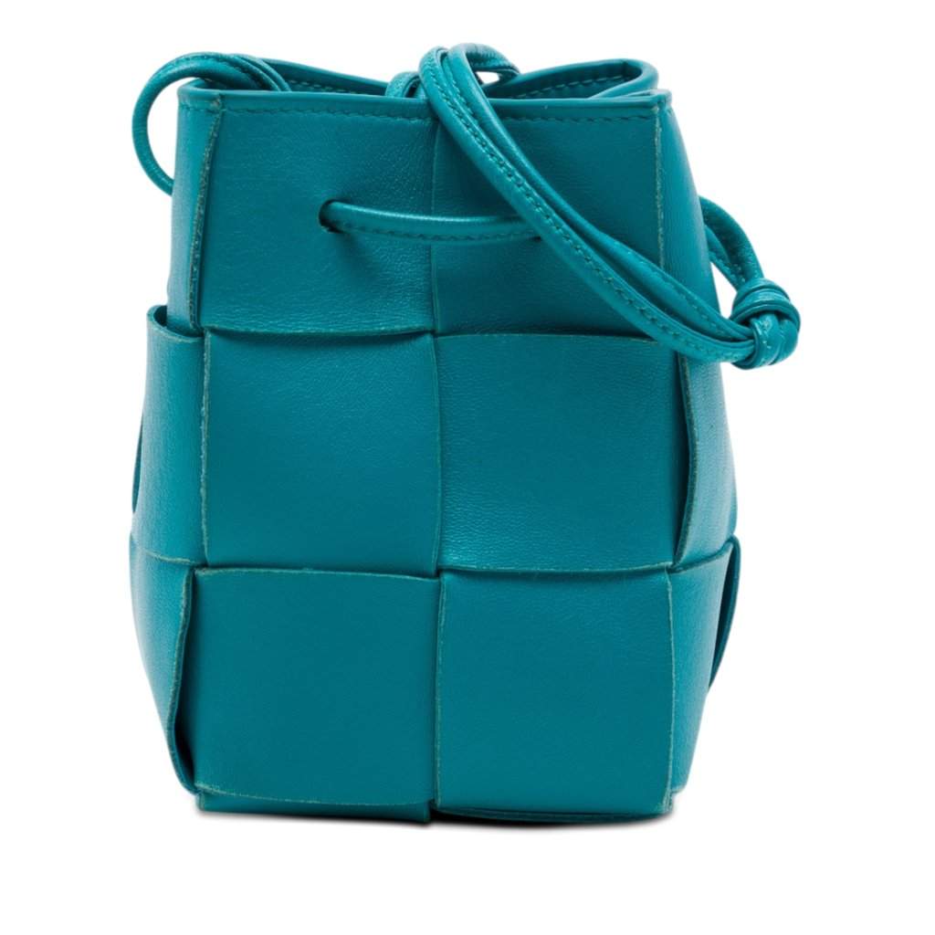 Bottega Veneta Mini Nappa Maxi Intrecciato Cassette Bucket Bag Blue Leather Very good condition - Front View