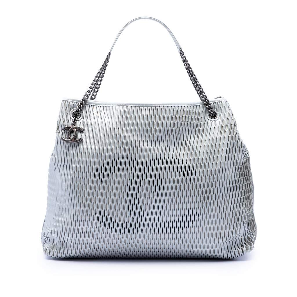 Chanel CC Perforated Leather Tote Silver Leather Very good condition - Front View