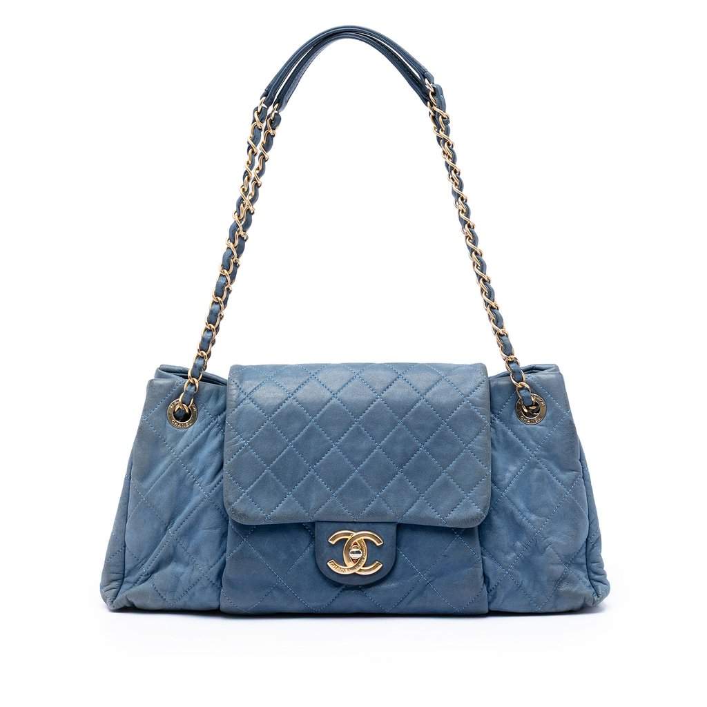 Chanel Medium Quilted Iridescent Calfskin Chic Quilt Accordion Flap Blue Leather Very good condition - Front View