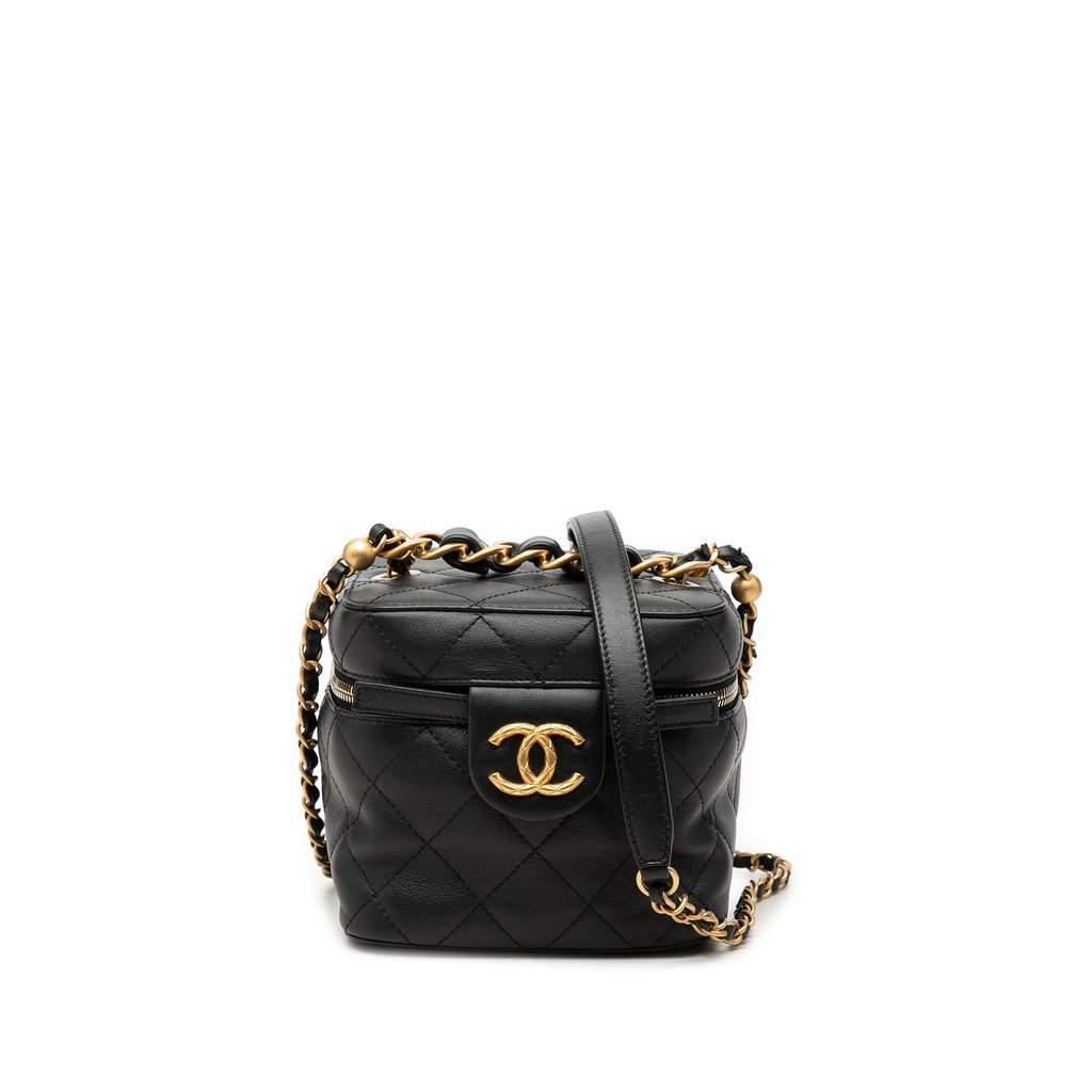 Chanel Small Quilted Calfskin Chain Bar Vanity Case with Chain Black Leather Very good - Front View