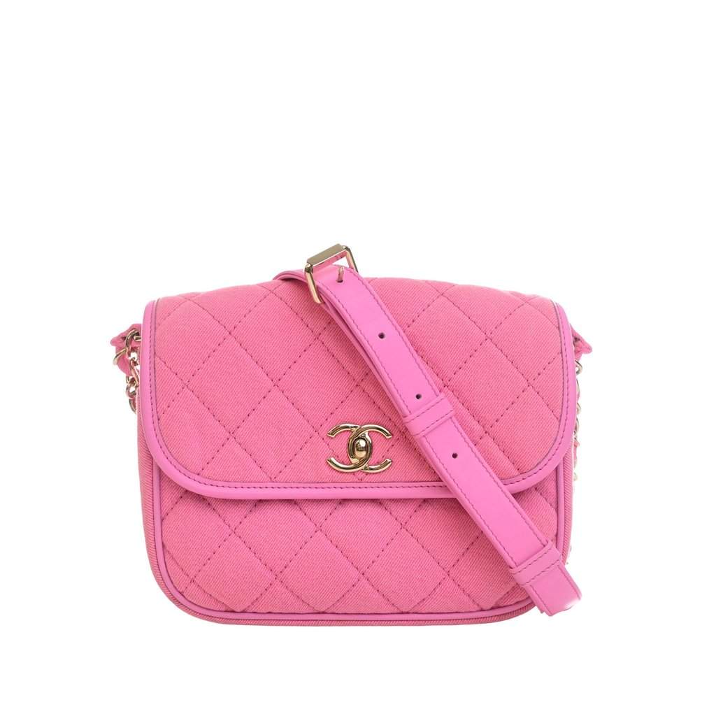 Chanel Small CC Quilted Denim Messenger Flap Pink Very good condition - Front View