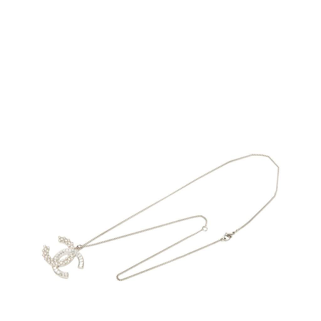 Chanel CC Brass and Strass Pendant Necklace Silver Metal Very good condition - Front View