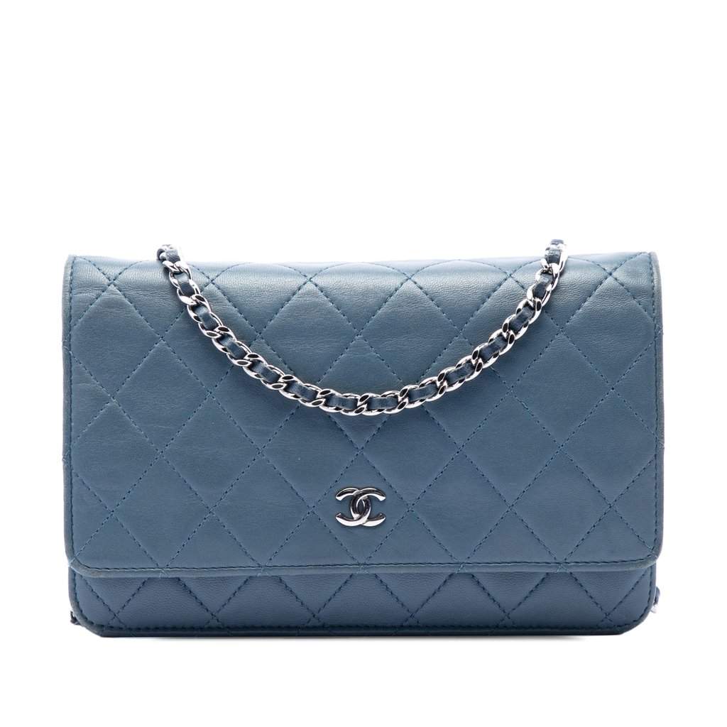 Chanel CC Quilted Lambskin Wallet On Chain Blue Leather Very good condition - Front View