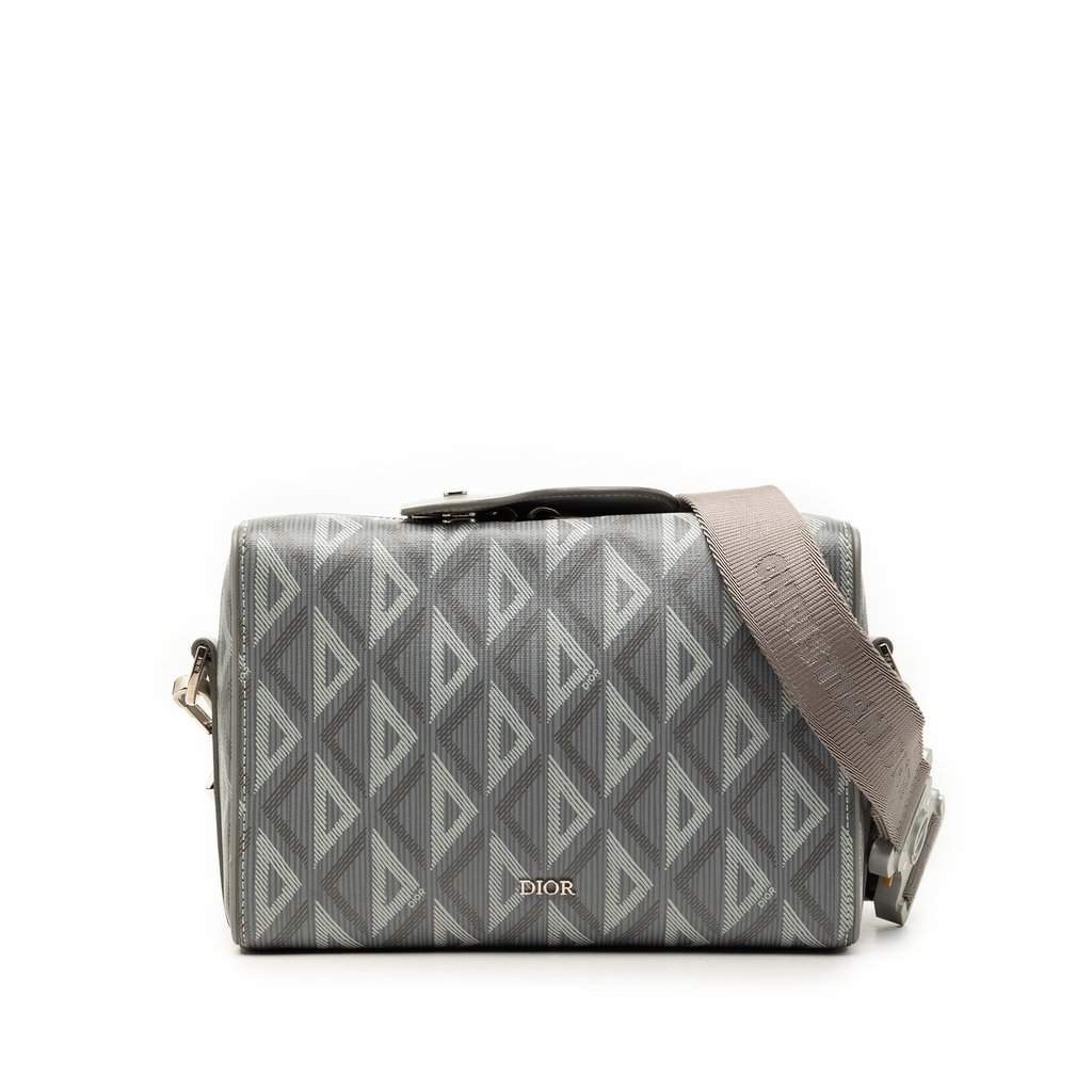 Dior CD Diamond Coated Canvas Lingot 22 Bag Green Very good condition - Front View