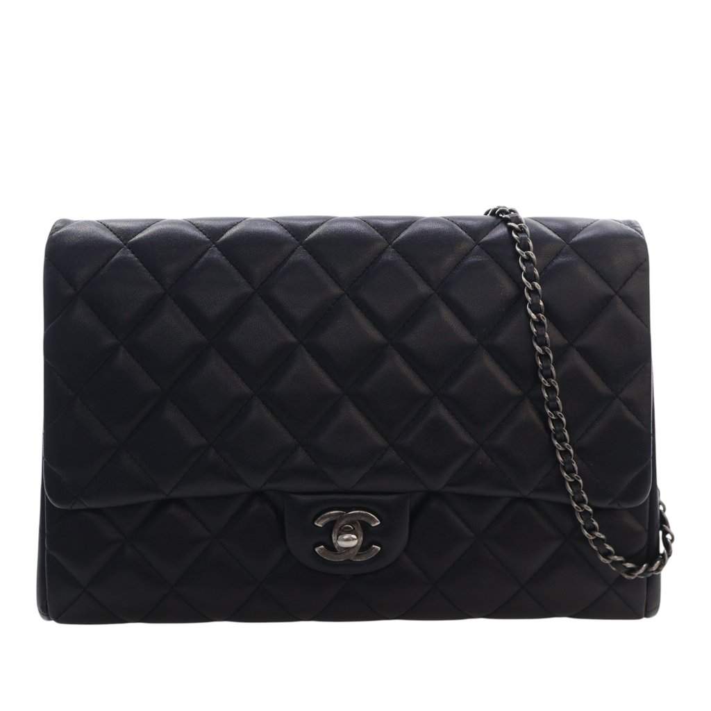 Chanel CC Quilted Lambskin Flap Clutch with Chain Black Leather Very good - Front View
