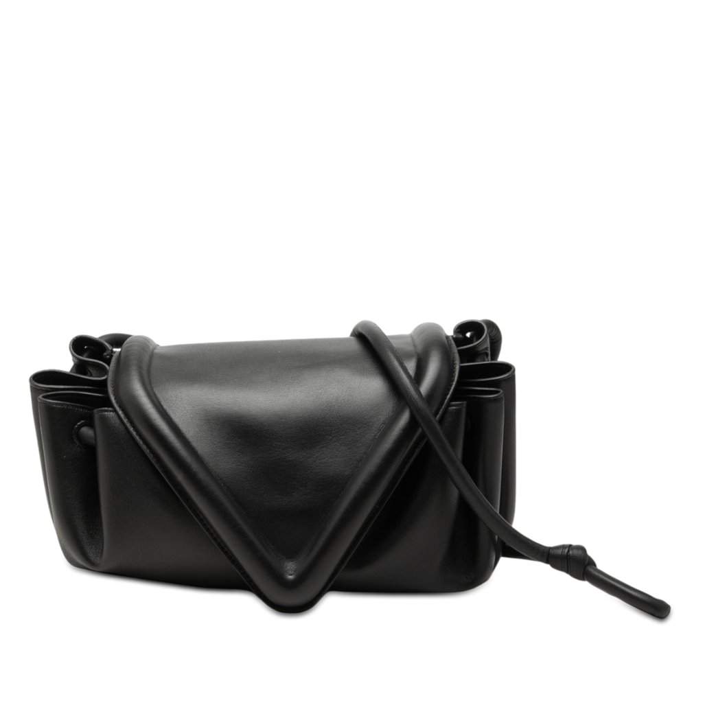 Bottega Veneta ショルダーバッグ レザー Bottega Veneta Small Lambskin Beak Crossbody Black Medium Le