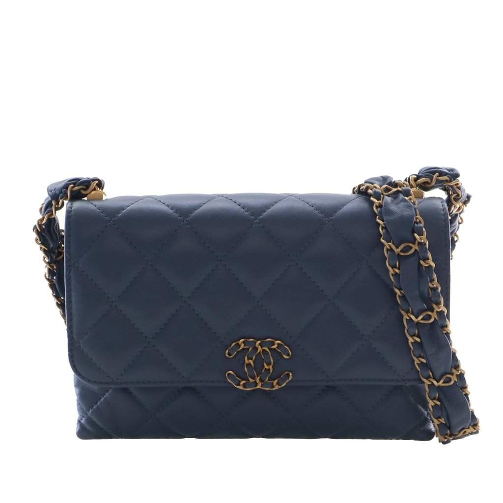 Chanel Medium Quilted Calfskin 19 Flap Blue Leather Very good - Front View