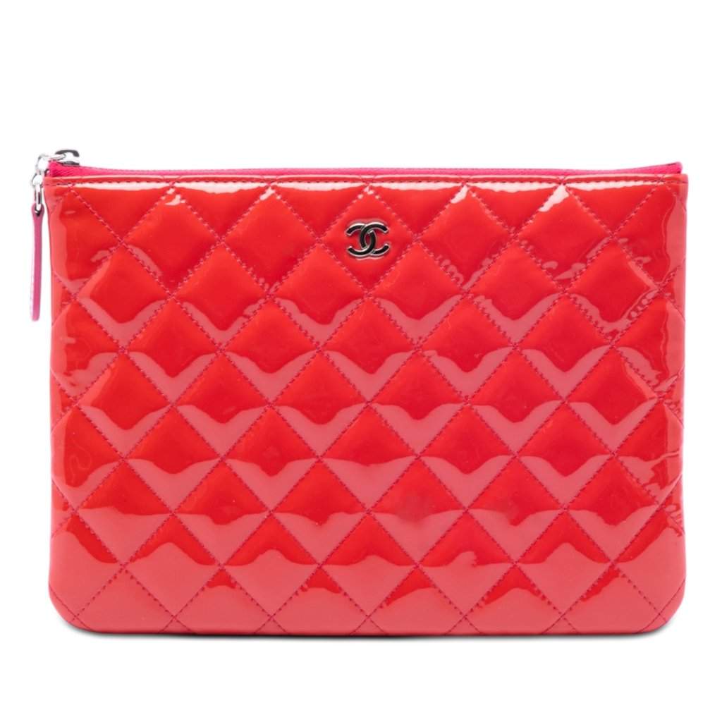 Chanel Small Quilted Patent O Case Clutch Red Leather Very good condition - Front View