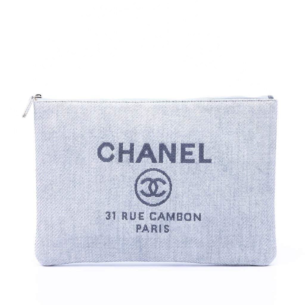 Chanel Large Canvas Deauville O Case Clutch Blue Very good - Front View